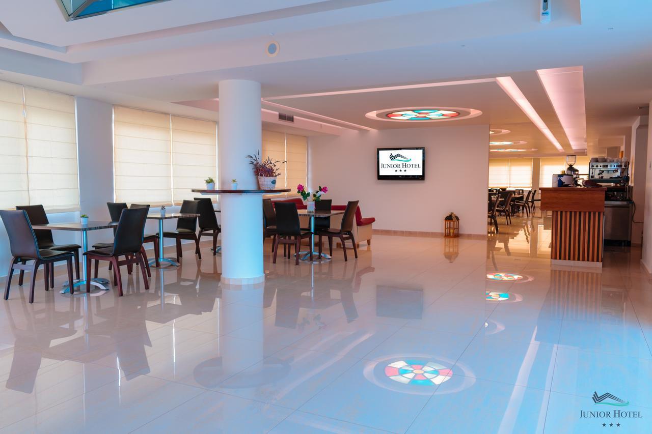 Junior Hotel イリア エクステリア 写真
