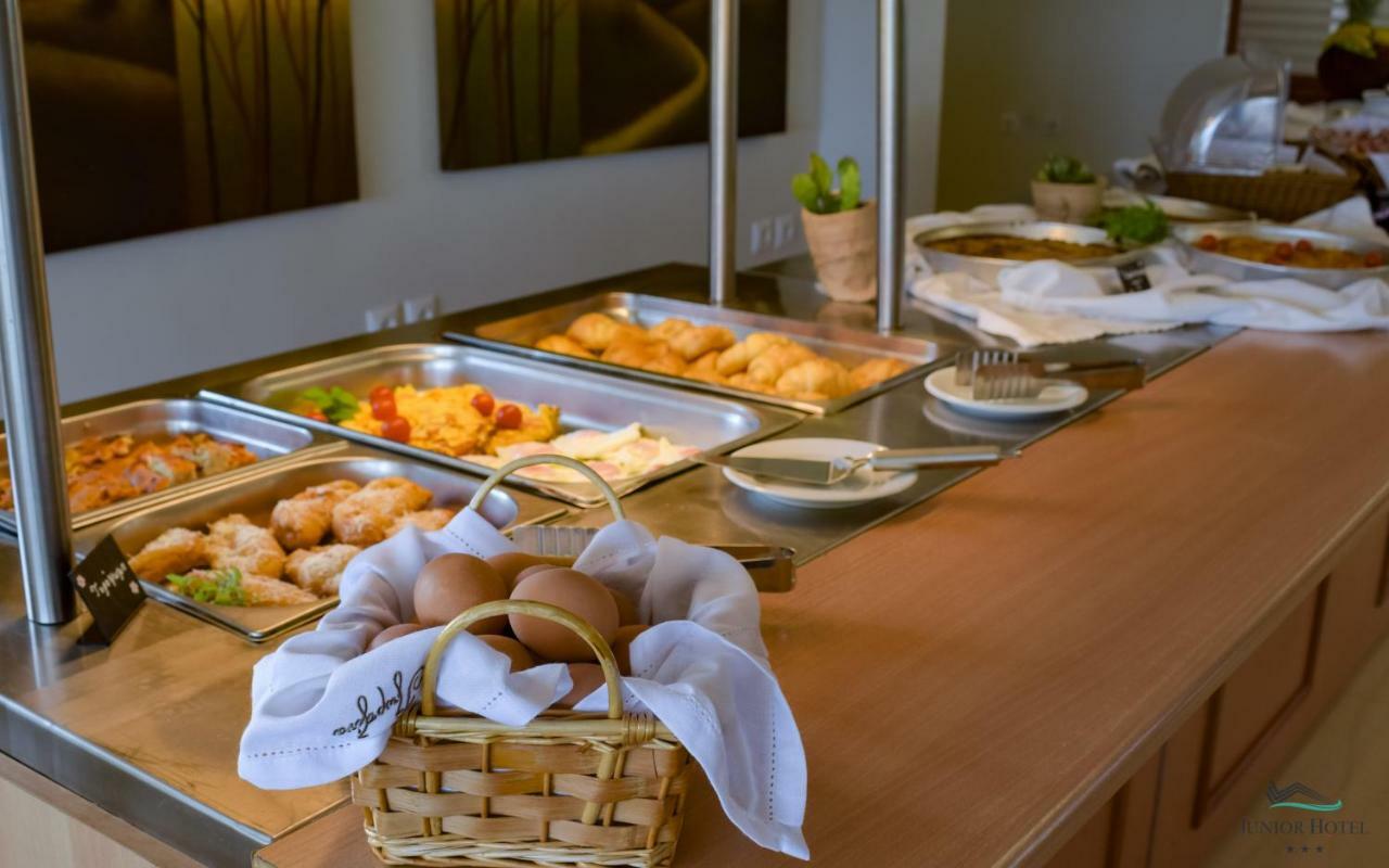 Junior Hotel イリア エクステリア 写真
