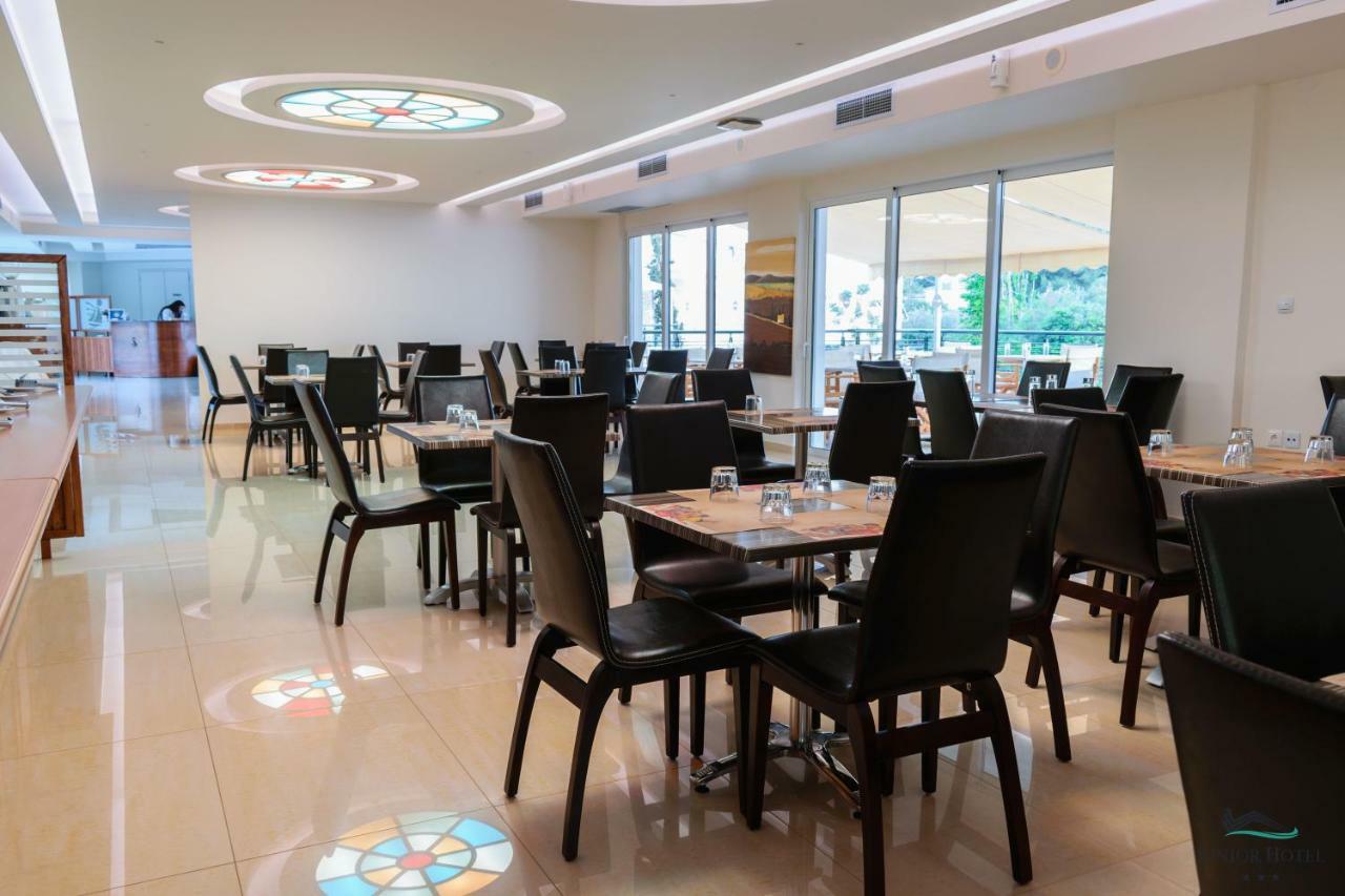 Junior Hotel イリア エクステリア 写真