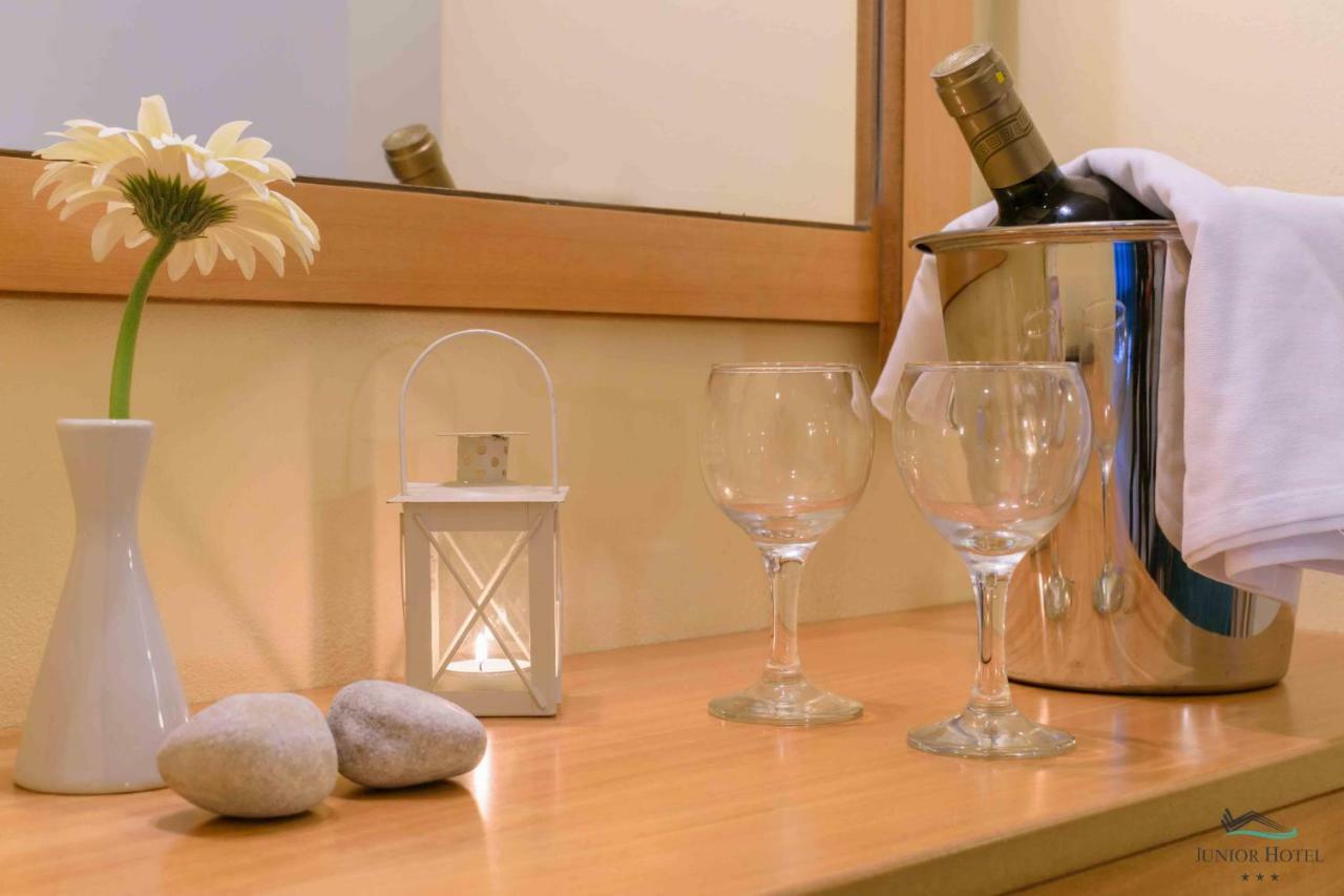 Junior Hotel イリア エクステリア 写真